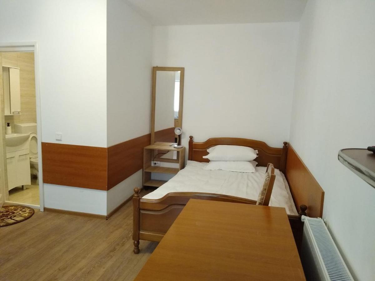 Apartmán Garsoniera In Centru Kluž Exteriér fotografie